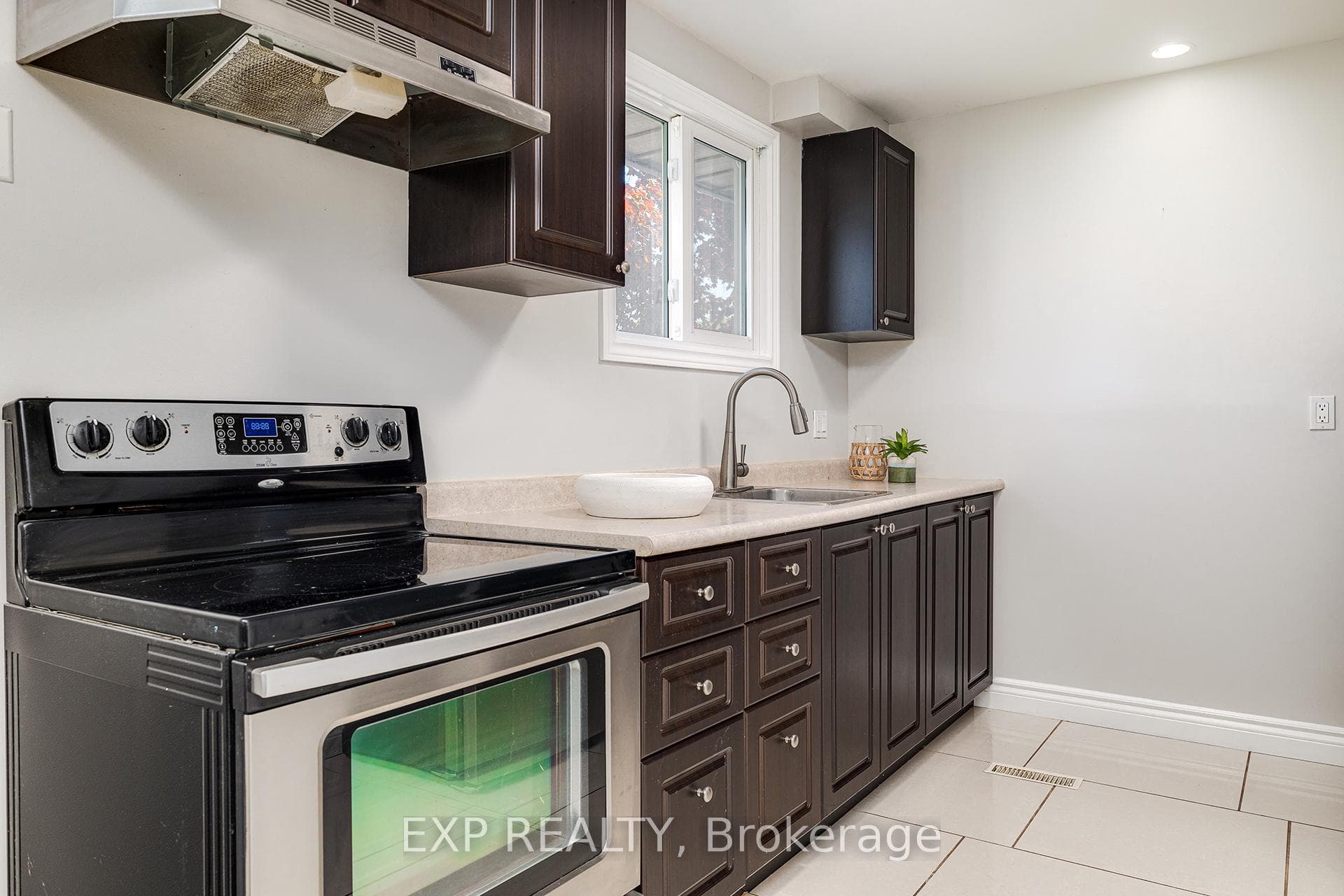 25 Thaler Avenue Unit 12 photo 9