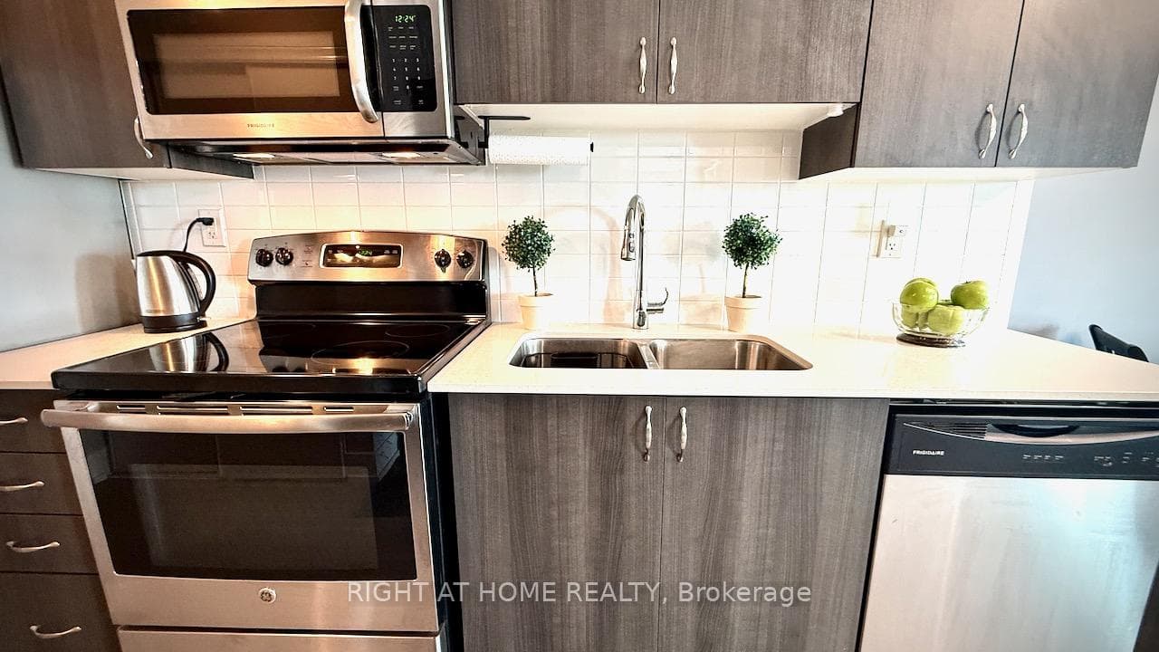 1215 Bayly Street Unit 603 photo 11