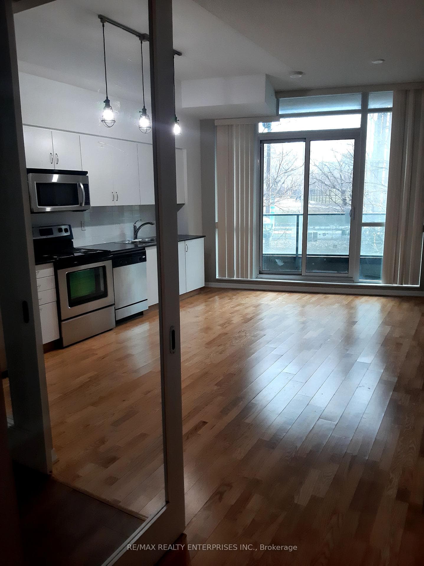 209 Fort York Boulevard Unit 269 photo 4