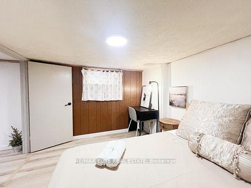 Upper 299 Robina Avenue photo 8