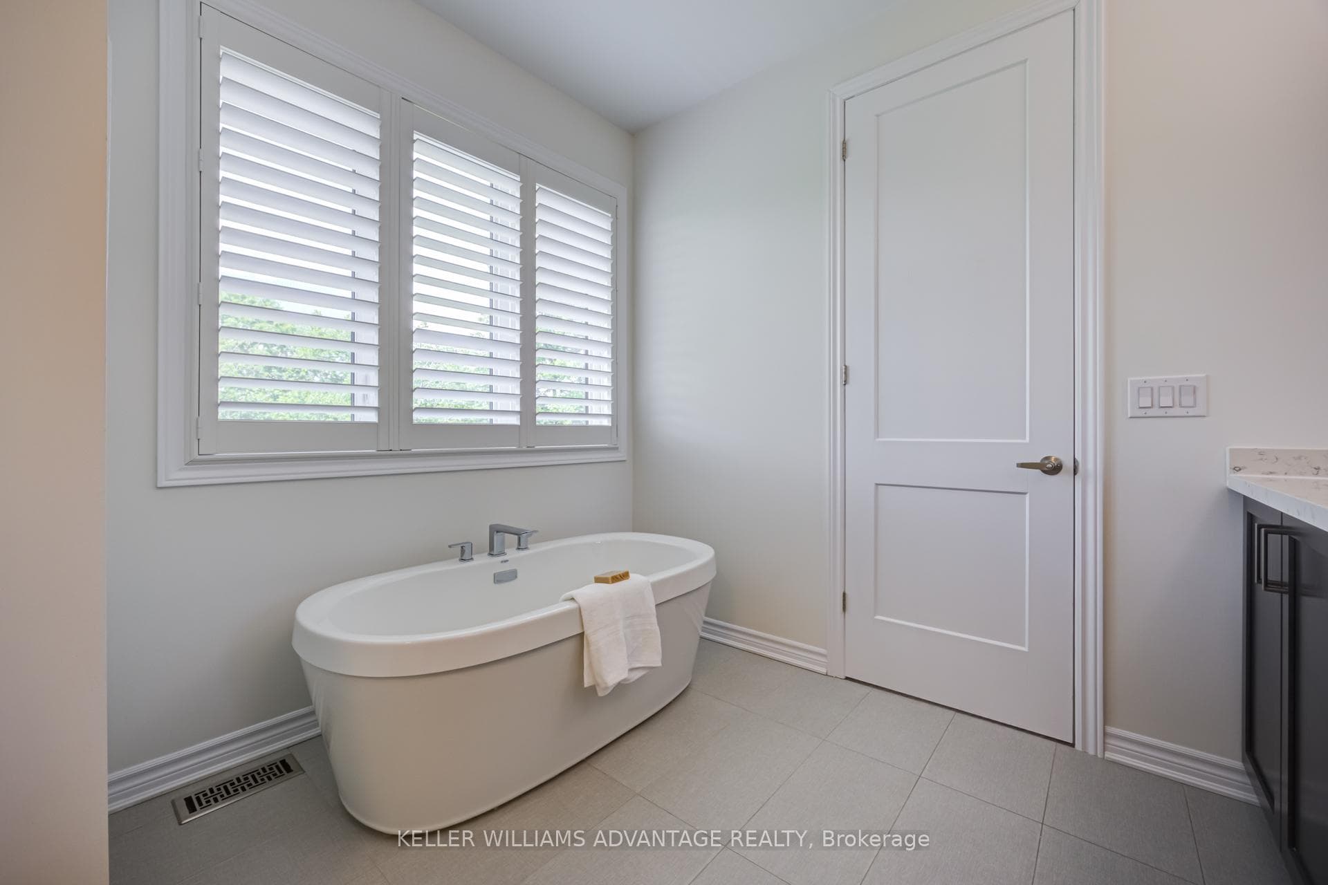 46 Sutcliffe Drive photo 24