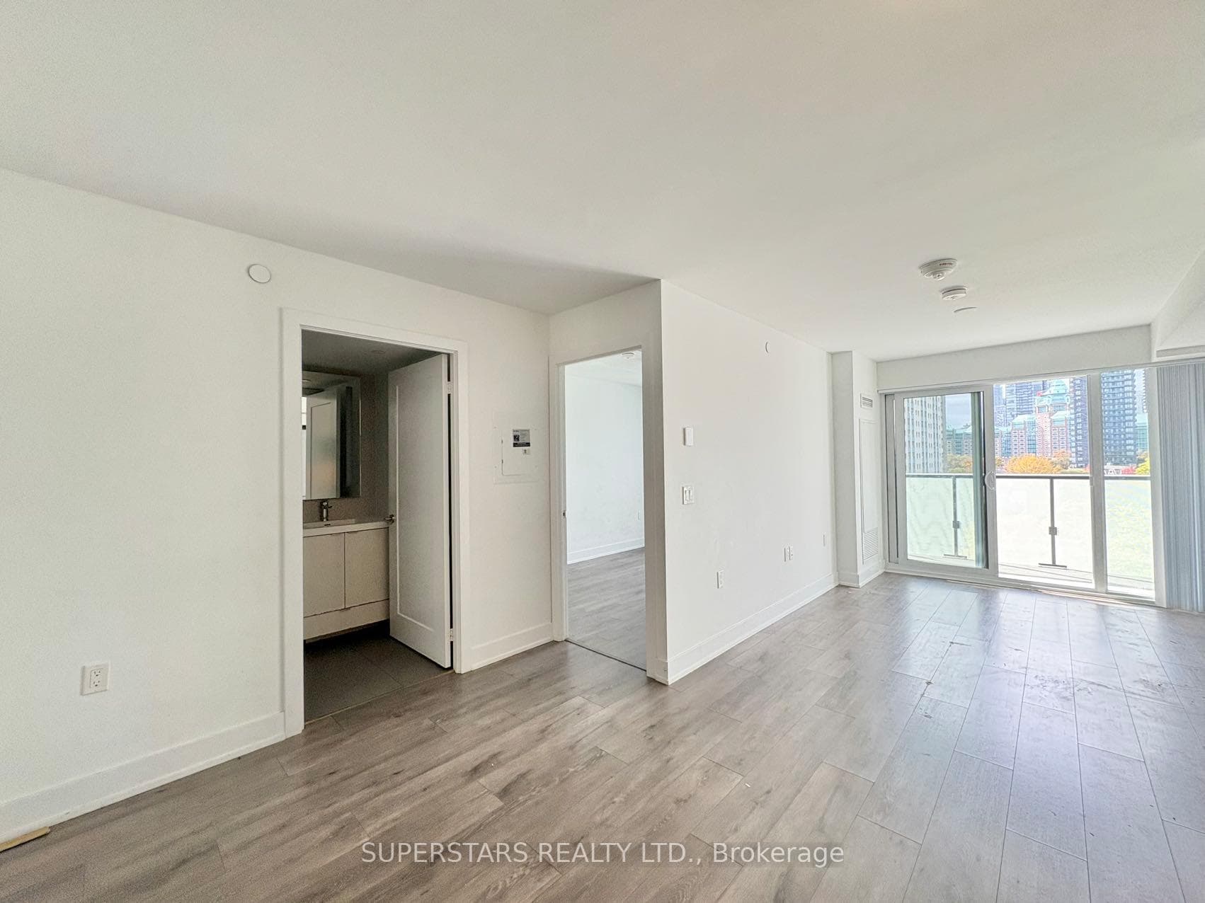 575 Bloor Street Unit 601 photo 6