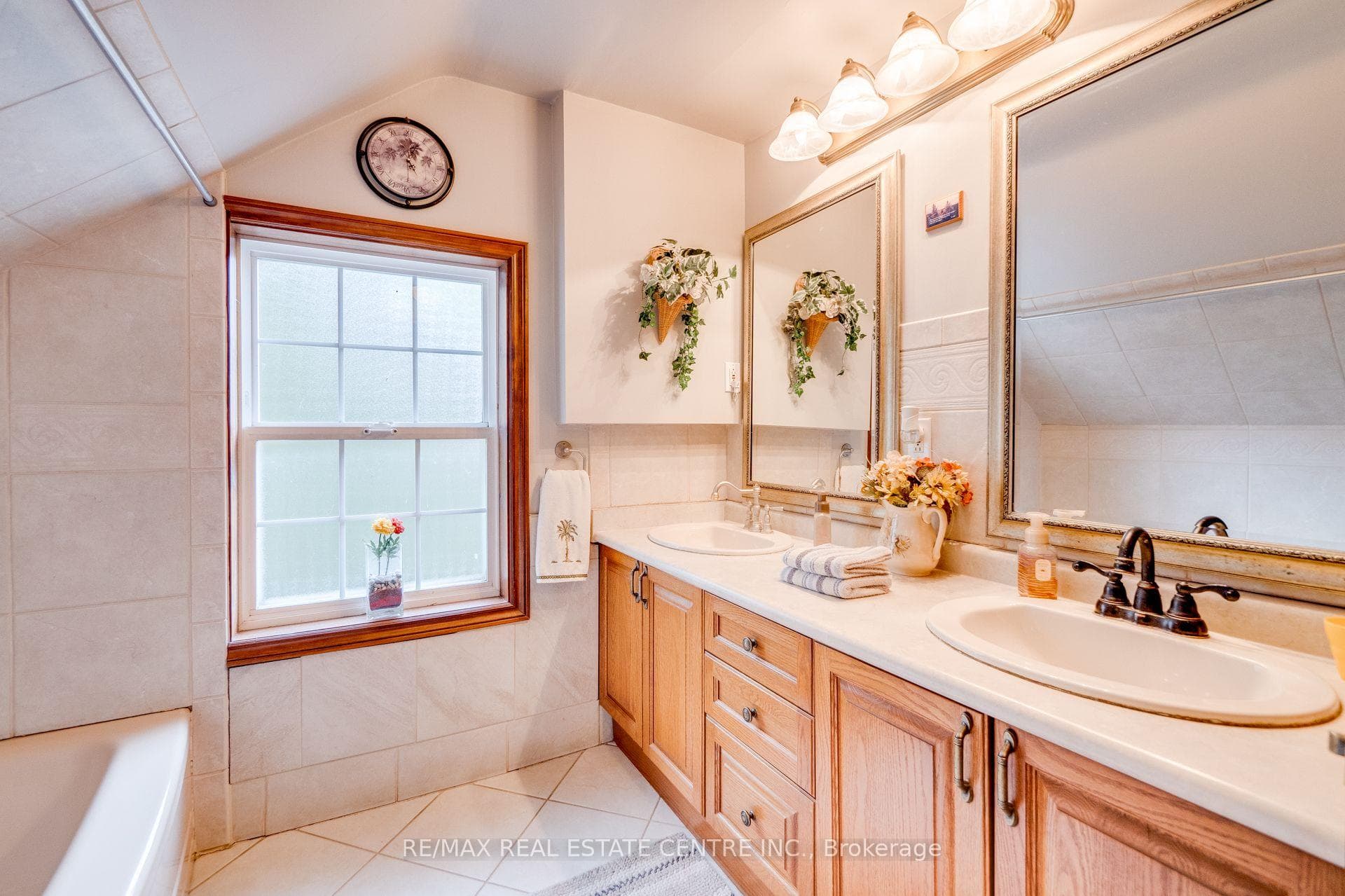 875 Safari Road photo 35