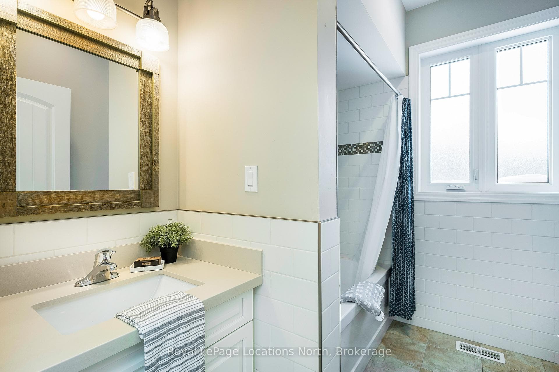 1 Thorncroft Court photo 26