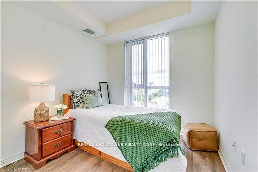 349 Rathburn Road Unit 806 photo 17