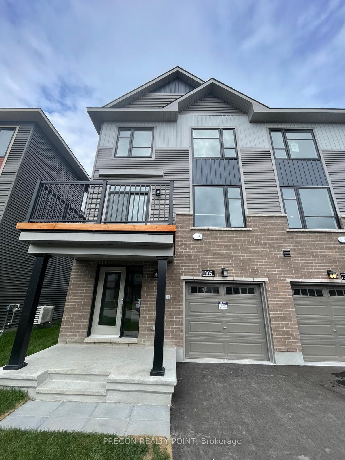 309 Gisborne Place photo 3