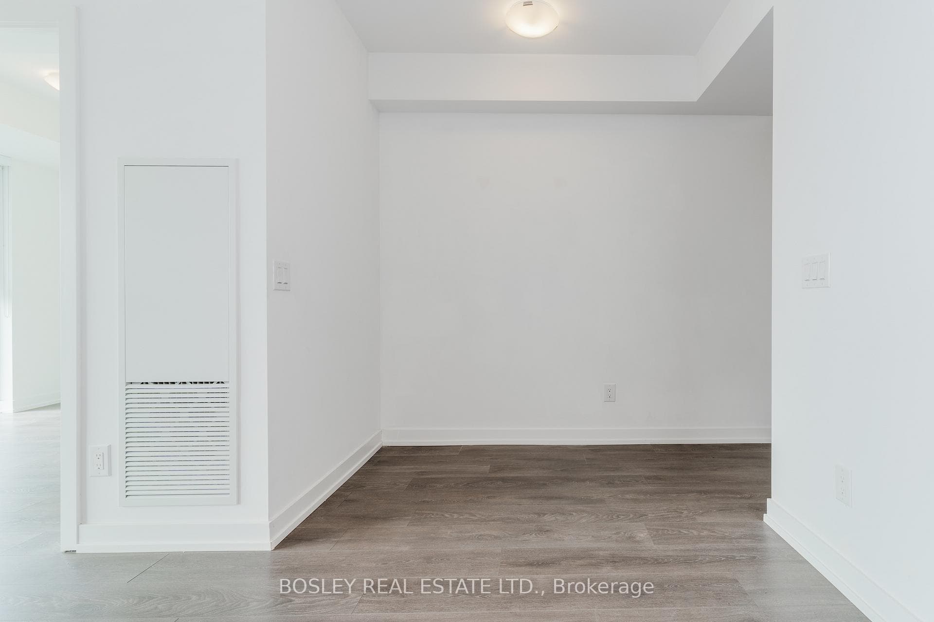 159 Wellesley Street Unit 706 photo 5