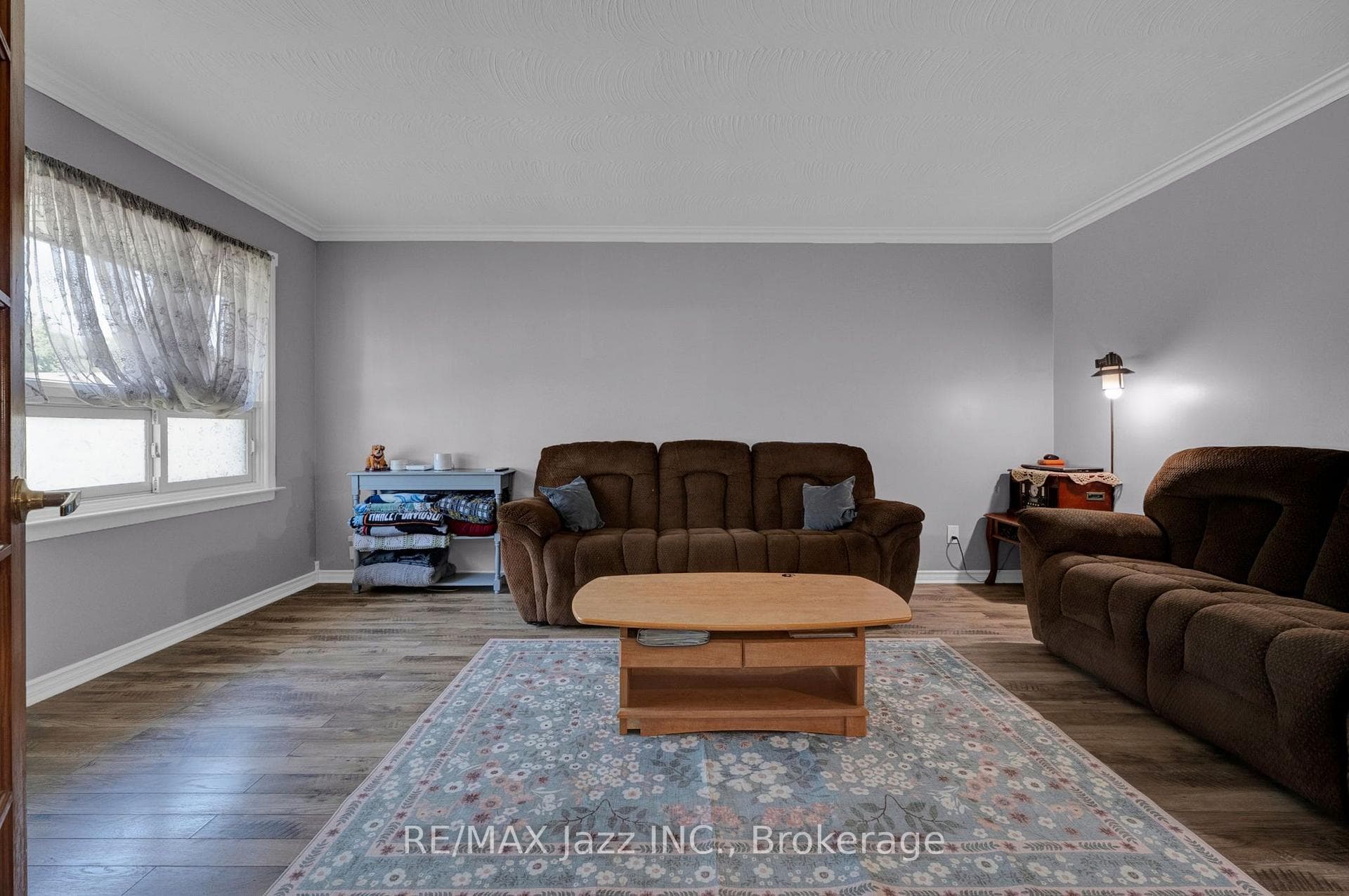 217 Annis Street photo 9