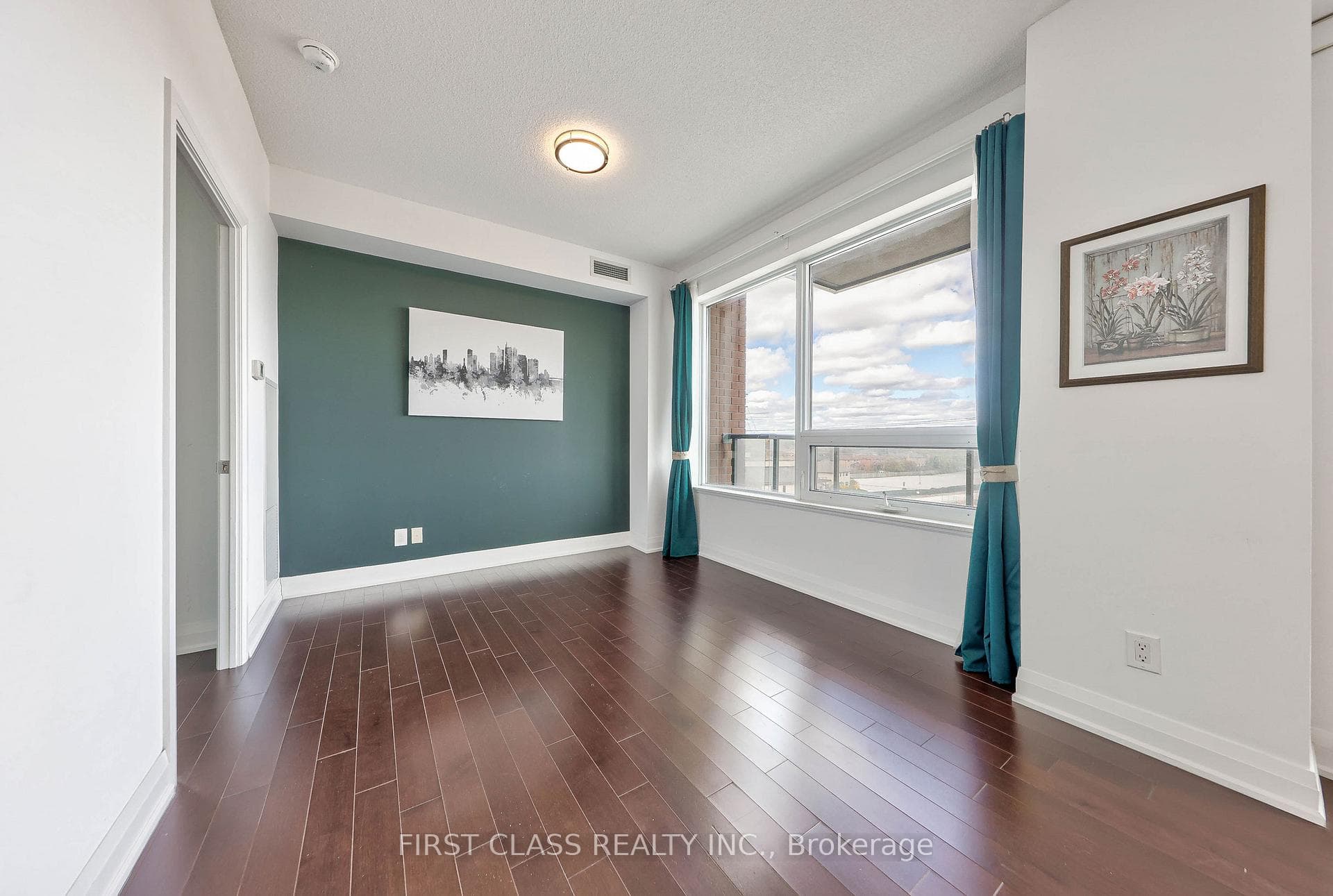 28 Uptown Drive Unit 610 photo 15