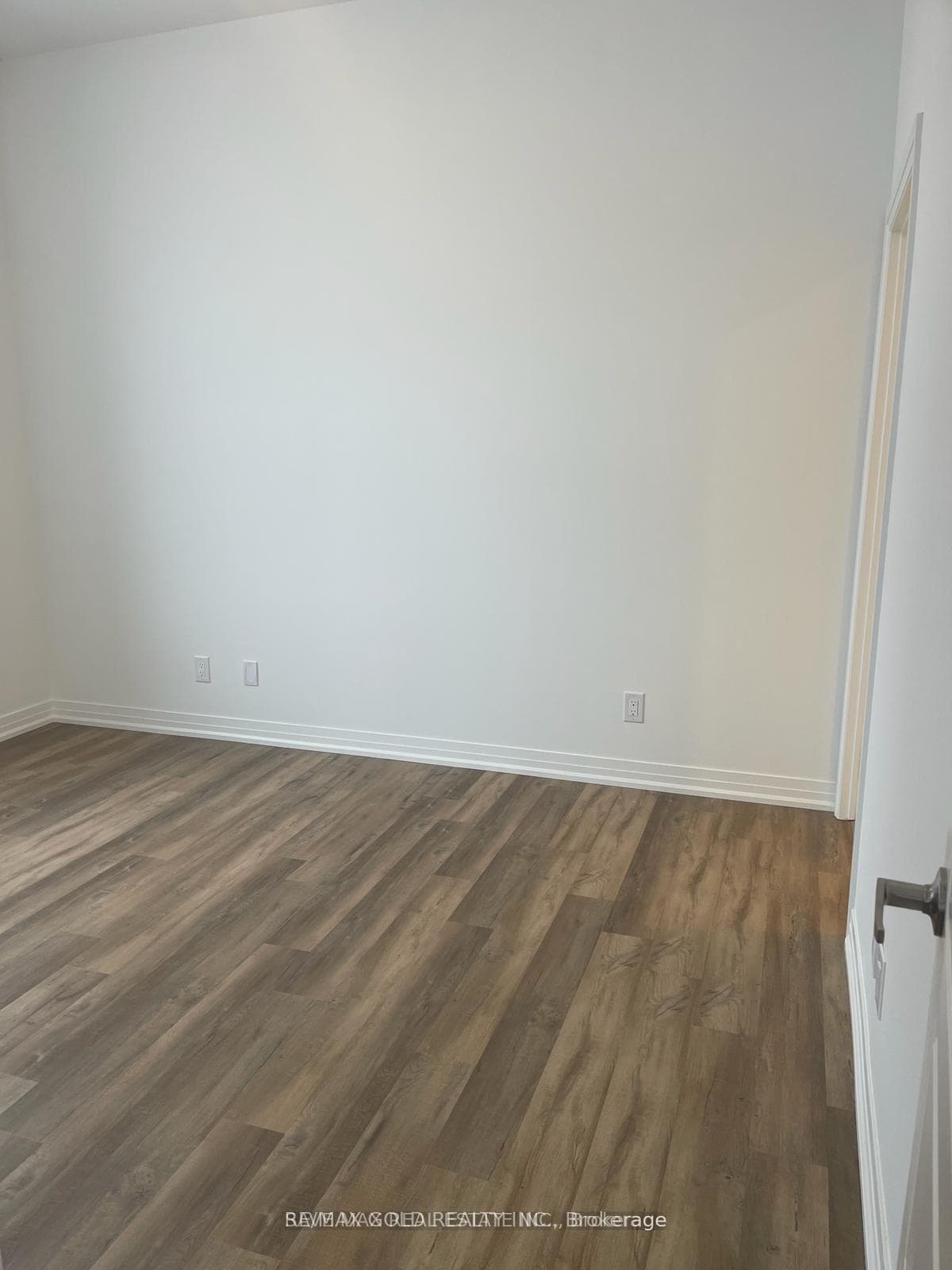 3285 Carding Mill Trail Unit 102 photo 17