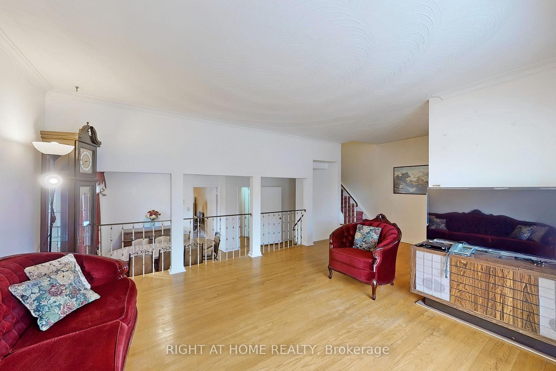 98 Dolly Varden Boulevard photo 8