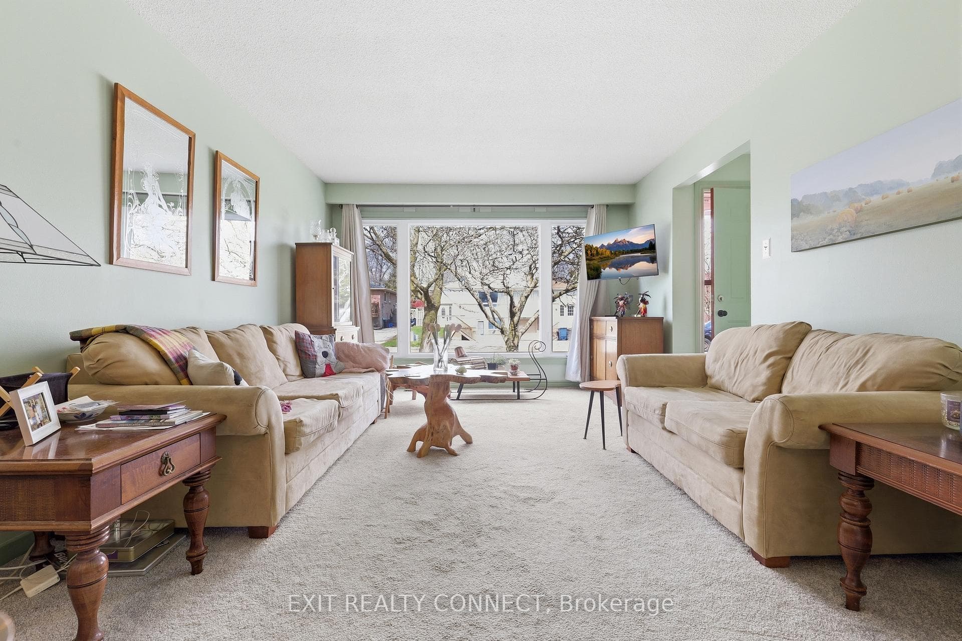 179 Burbank Crescent photo 5