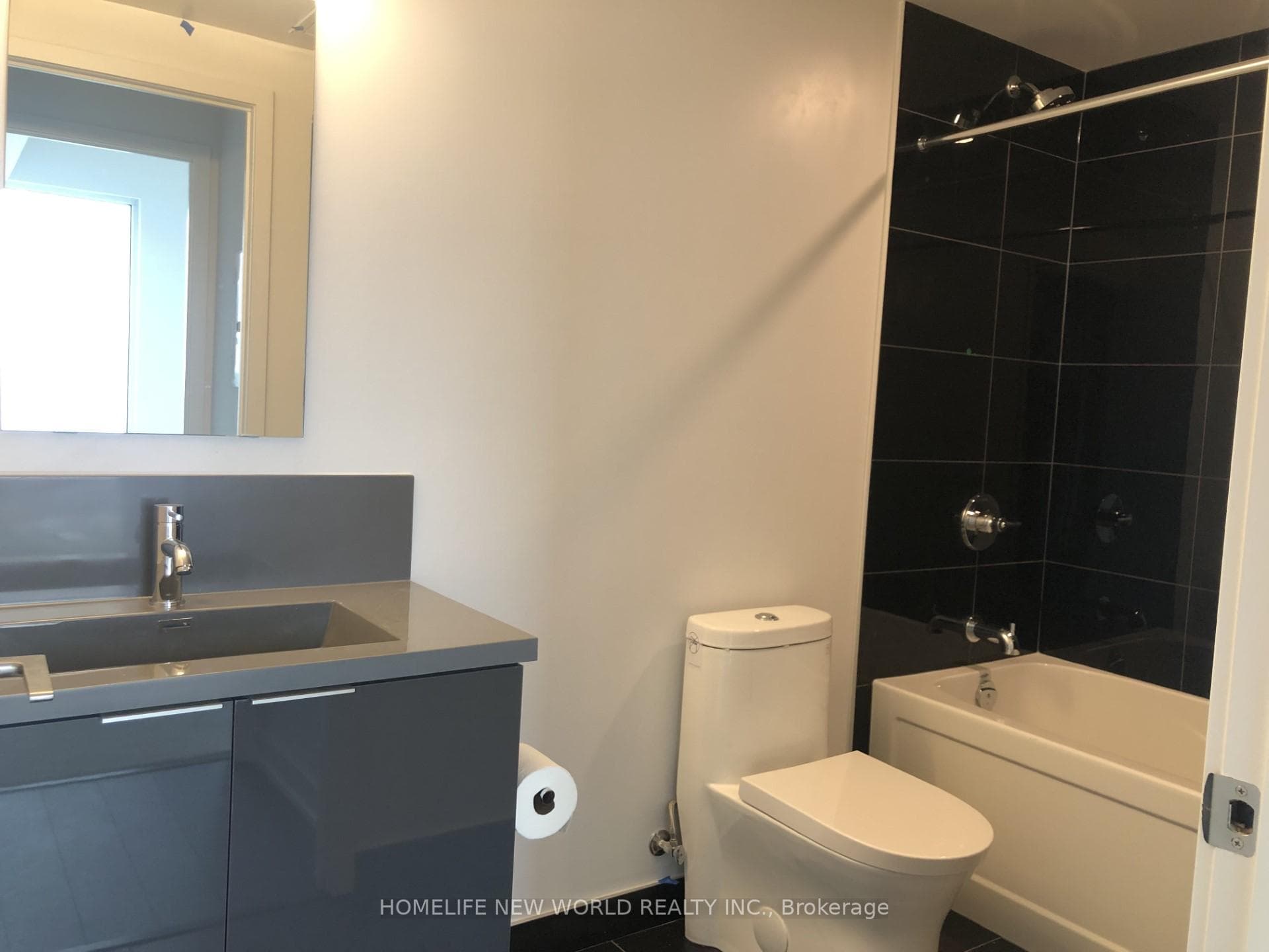 238 Simcoe Street Unit 3301 photo 12