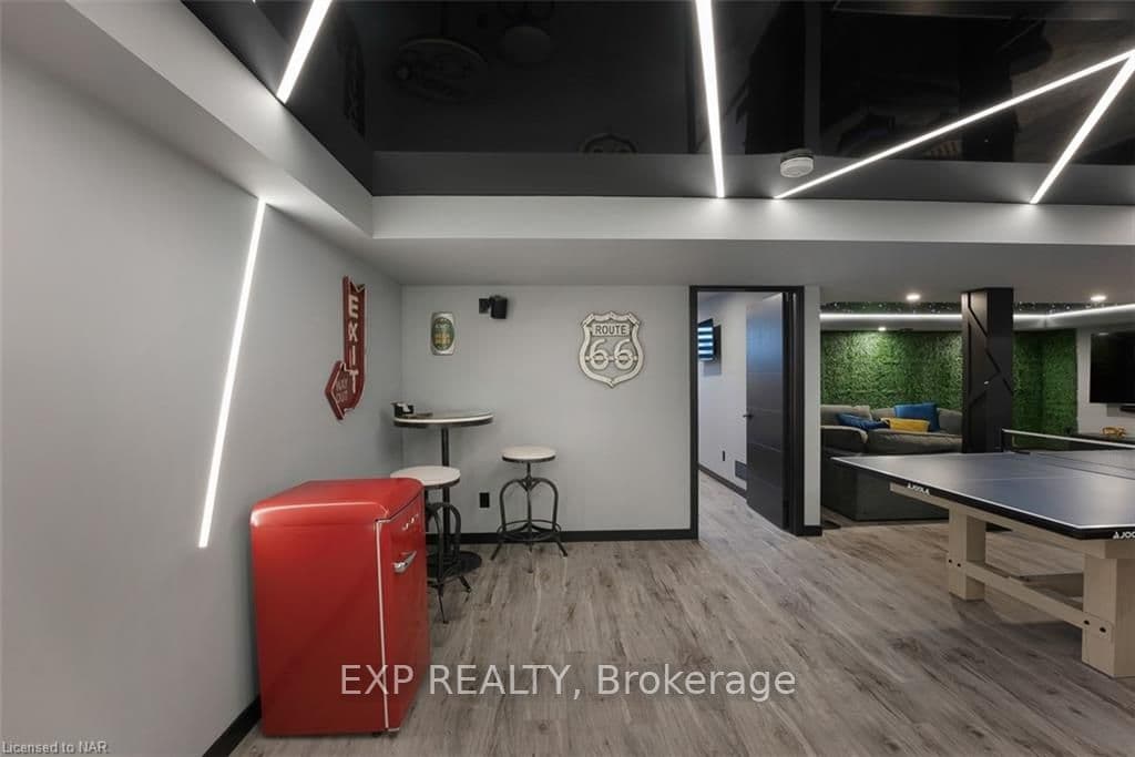 300 RICHMOND Street Unit 17 photo 29