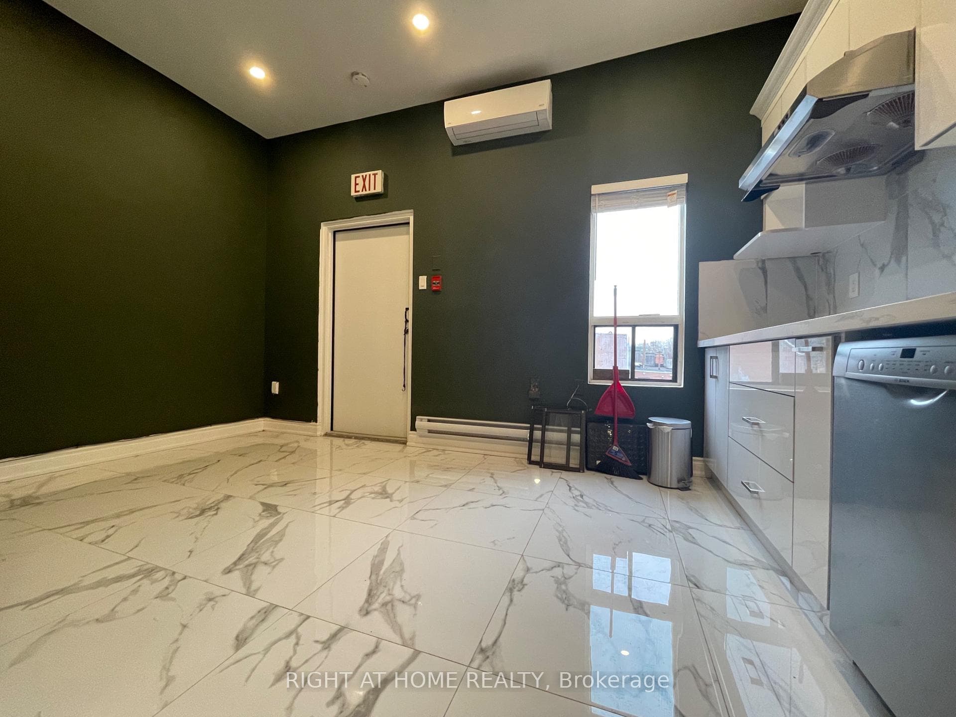 404 Spadina Avenue Unit 3rd Fl photo 4