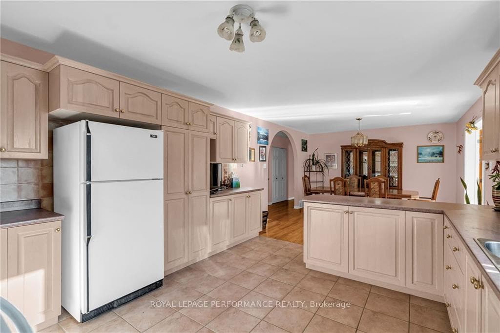 6070 5TH LINE Road photo 10