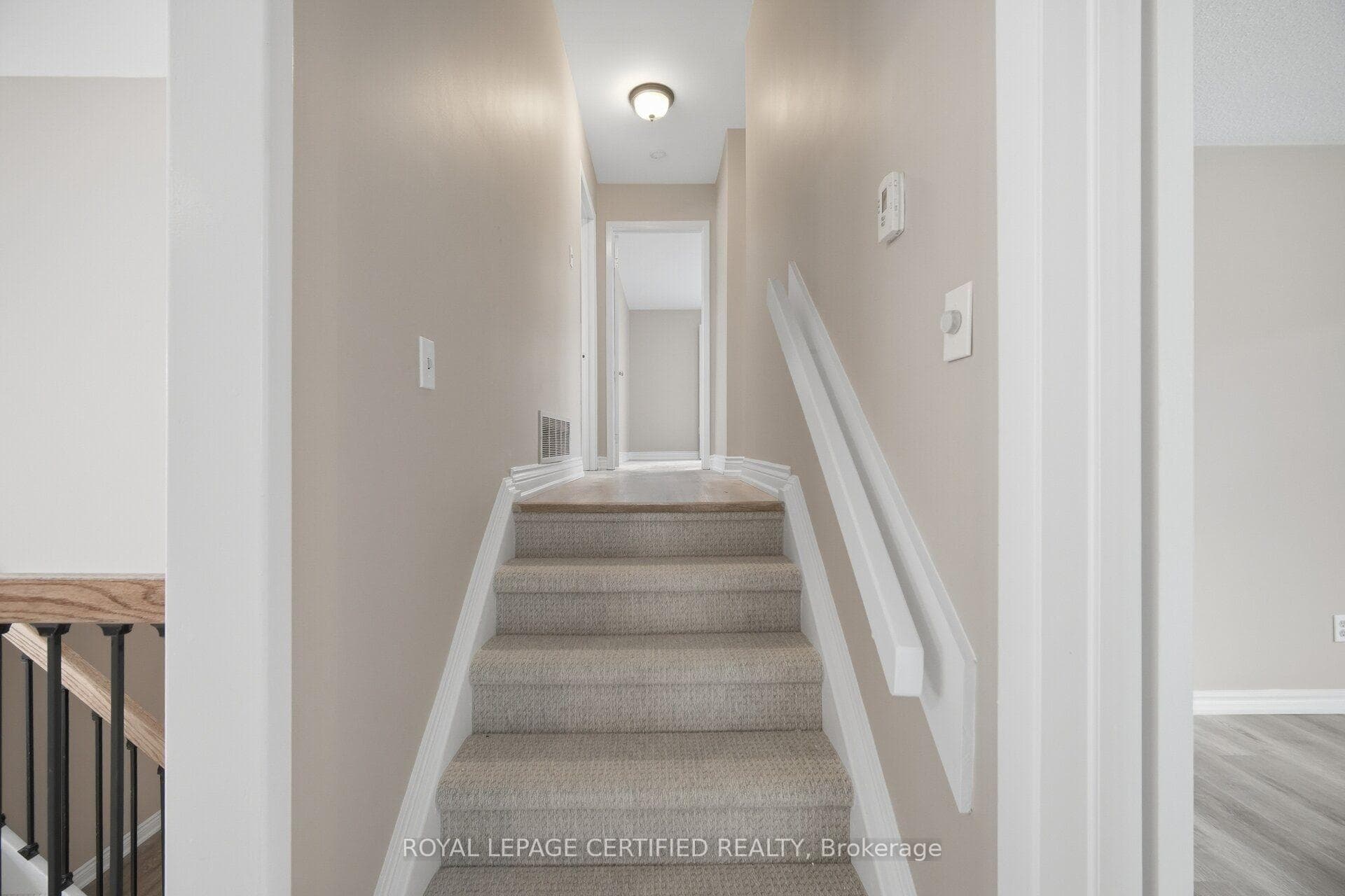 33 Grassmere Crescent photo 21