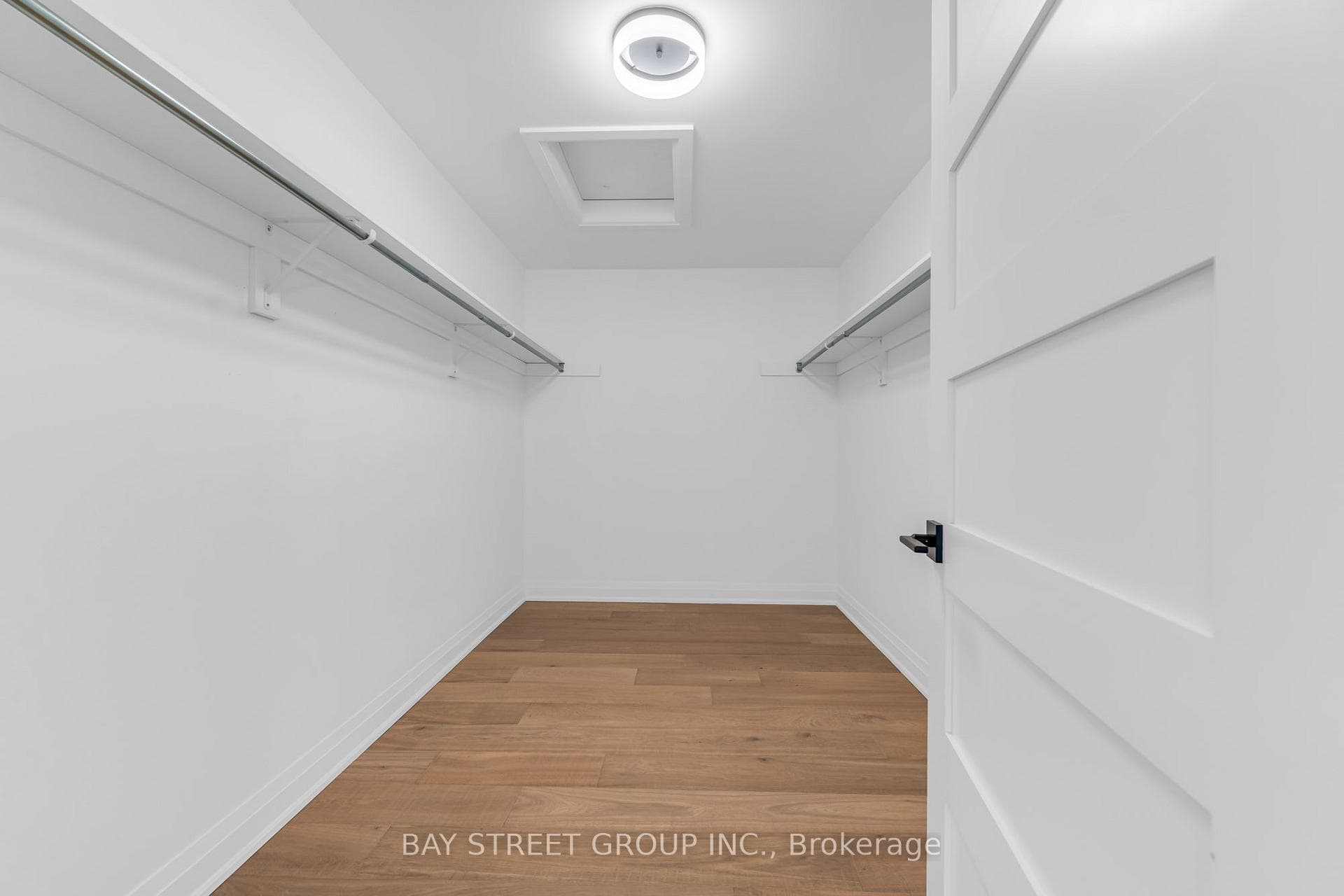 402 Aqueduct Street photo 27