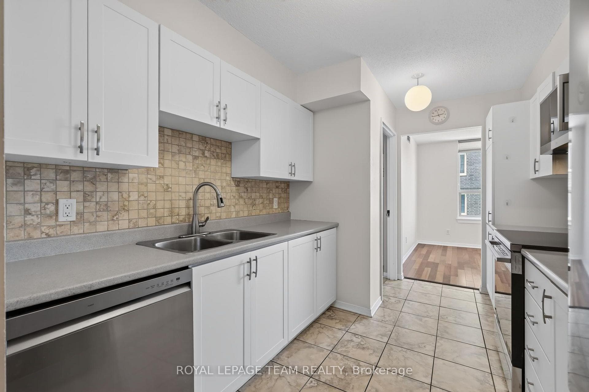 215 Parkdale Avenue Unit 601 photo 5