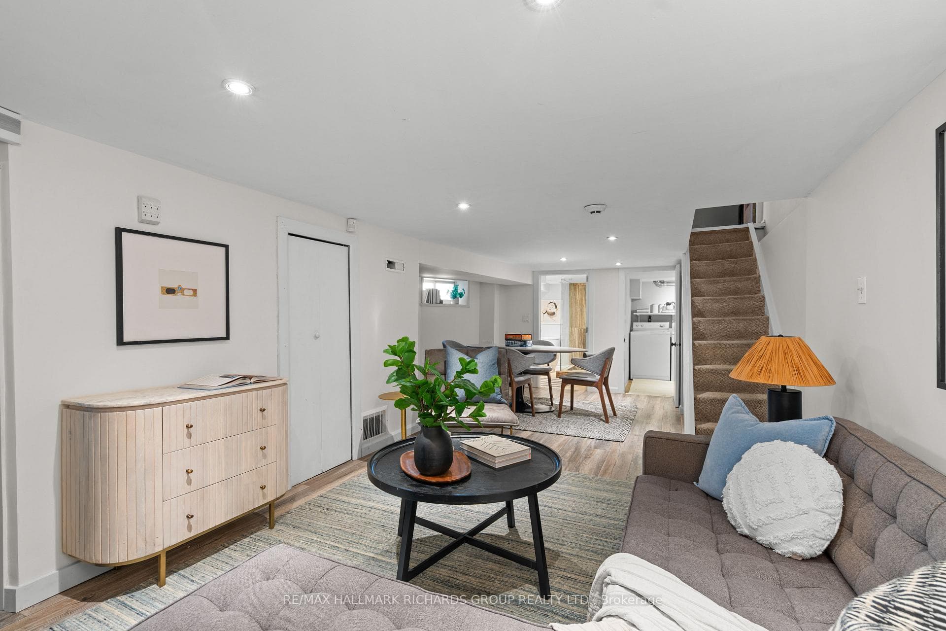 21 Bertmount Avenue photo 18