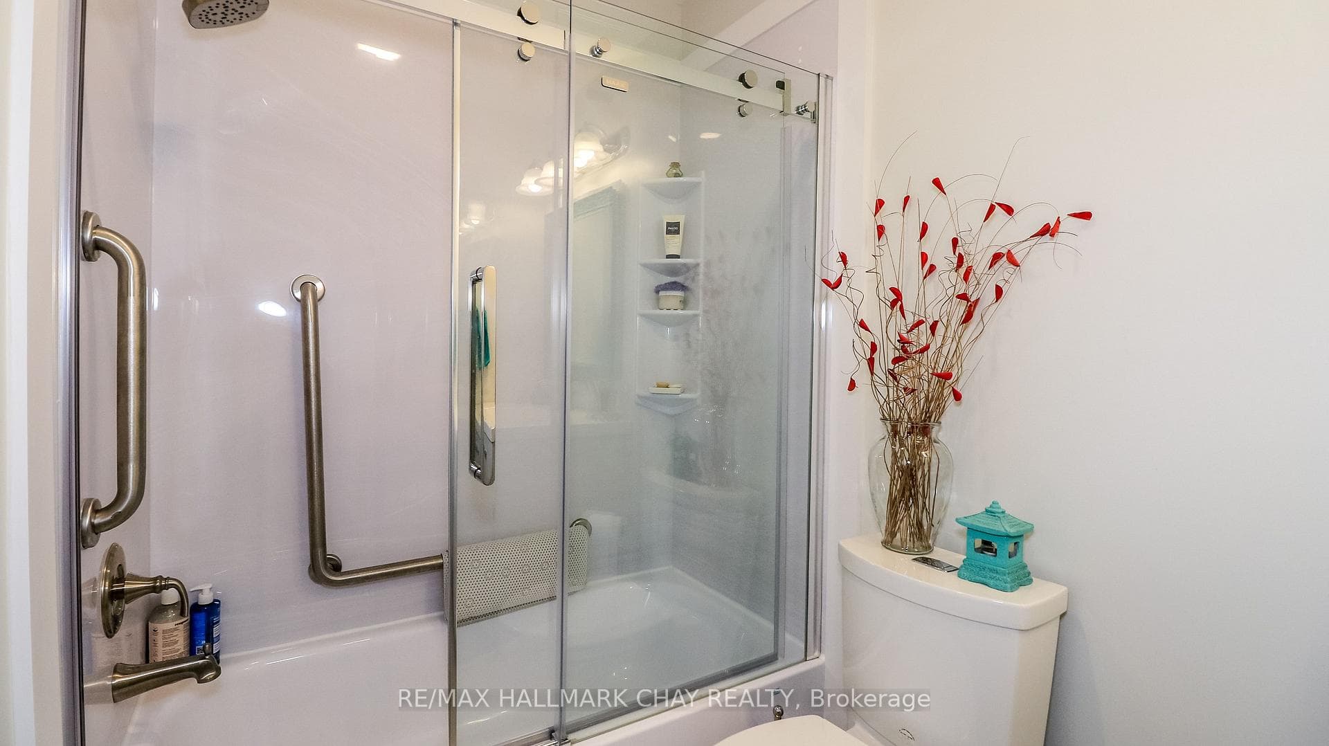 Full Tub and Shower w/ Glass Doors