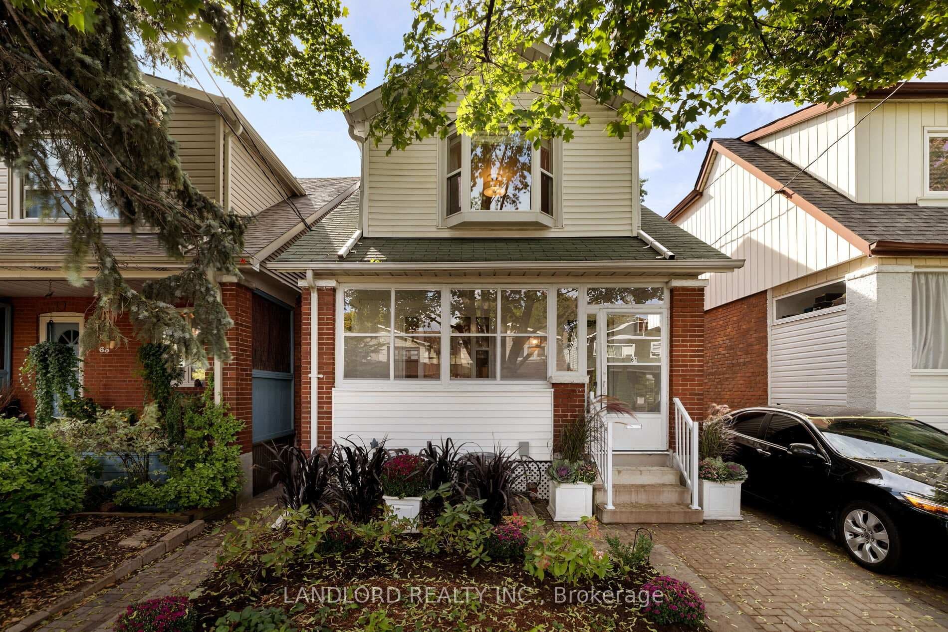 61 Mortimer Avenue photo 1