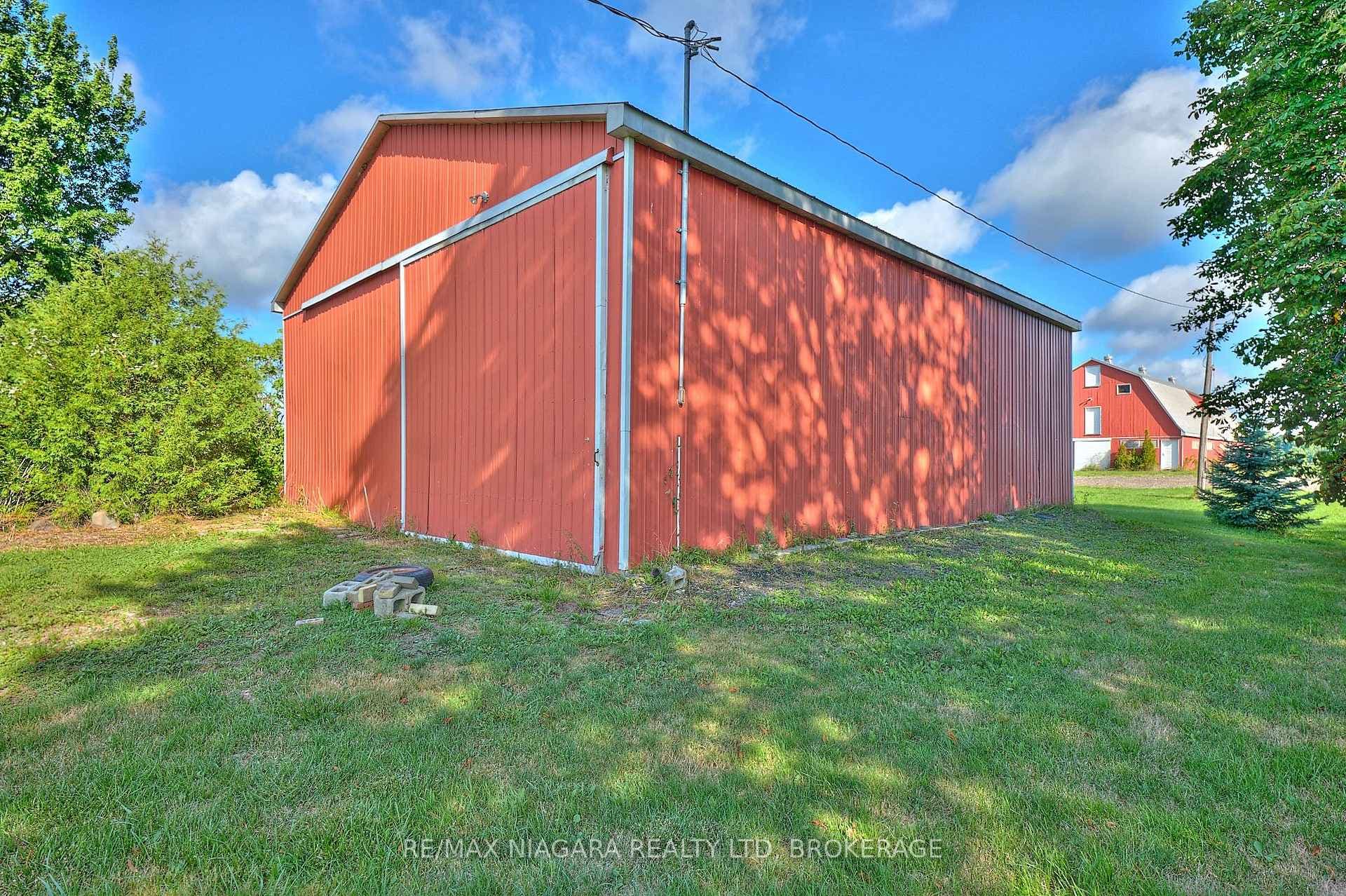 32626 Clarendon Street photo 25
