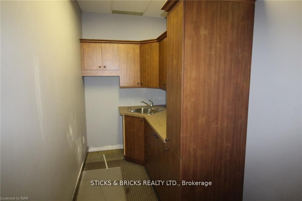 4673 Ontario Avenue Unit 201 photo 5