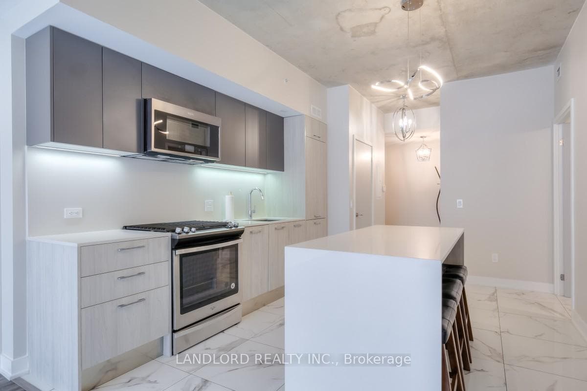 630 Kingston Road Unit 304 photo 1