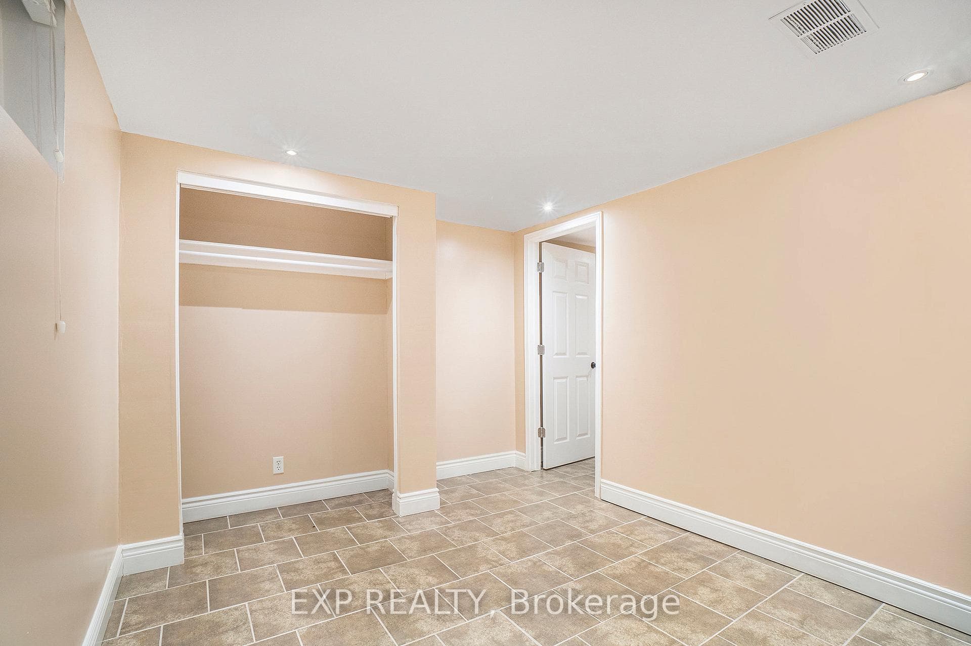 2024 Othello Avenue photo 22