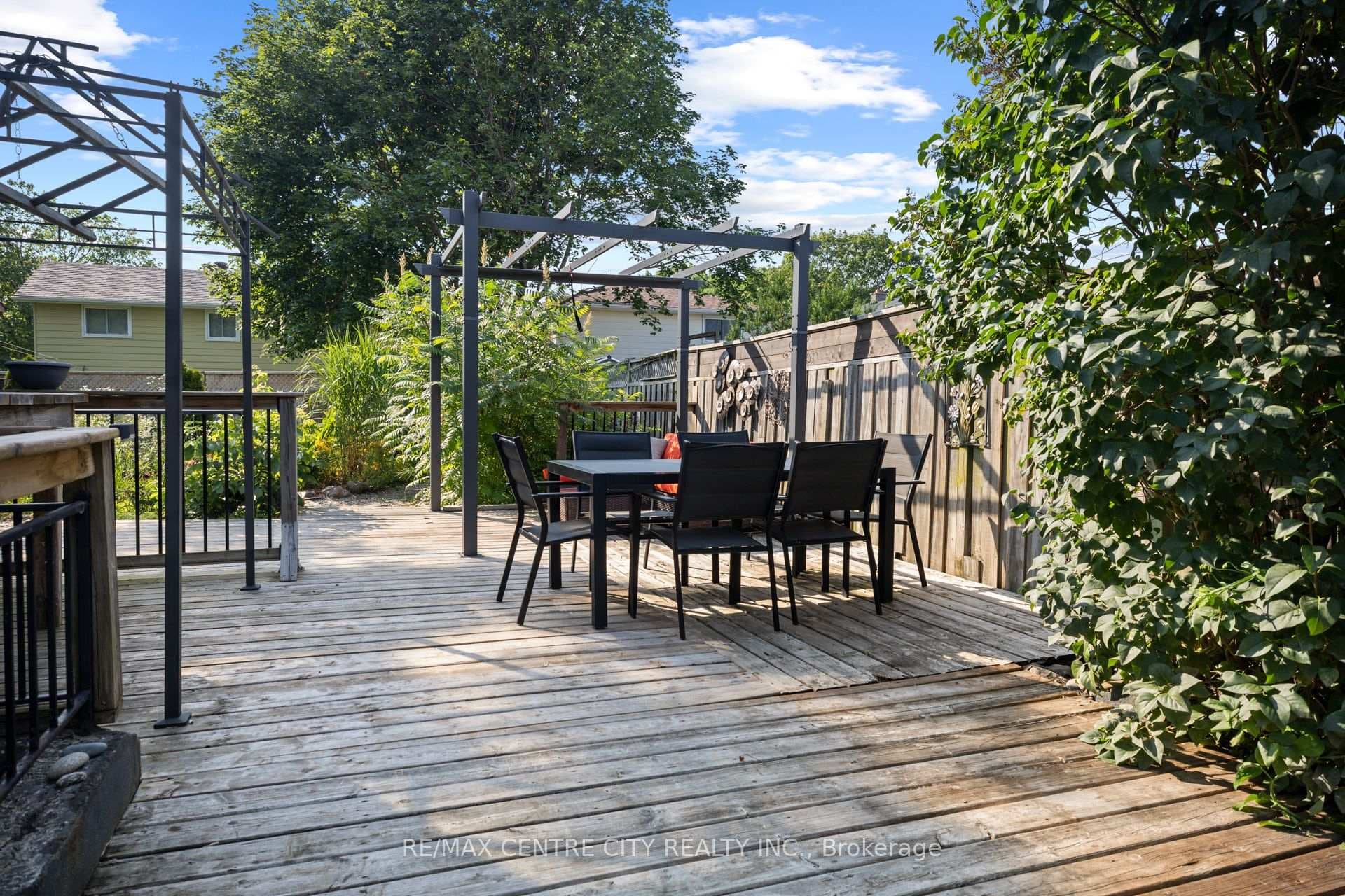 684 Macyoung Drive photo 25
