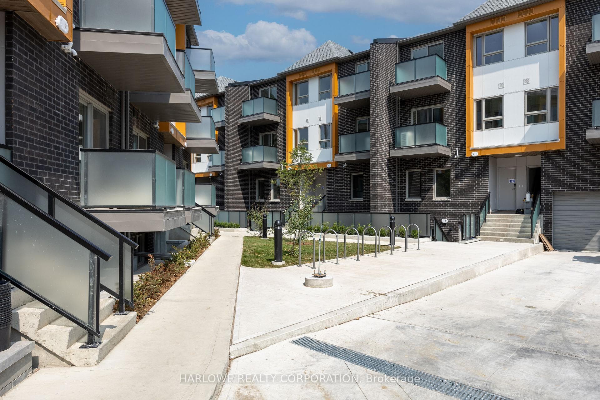 2787 Eglinton Avenue Unit 334 photo 2