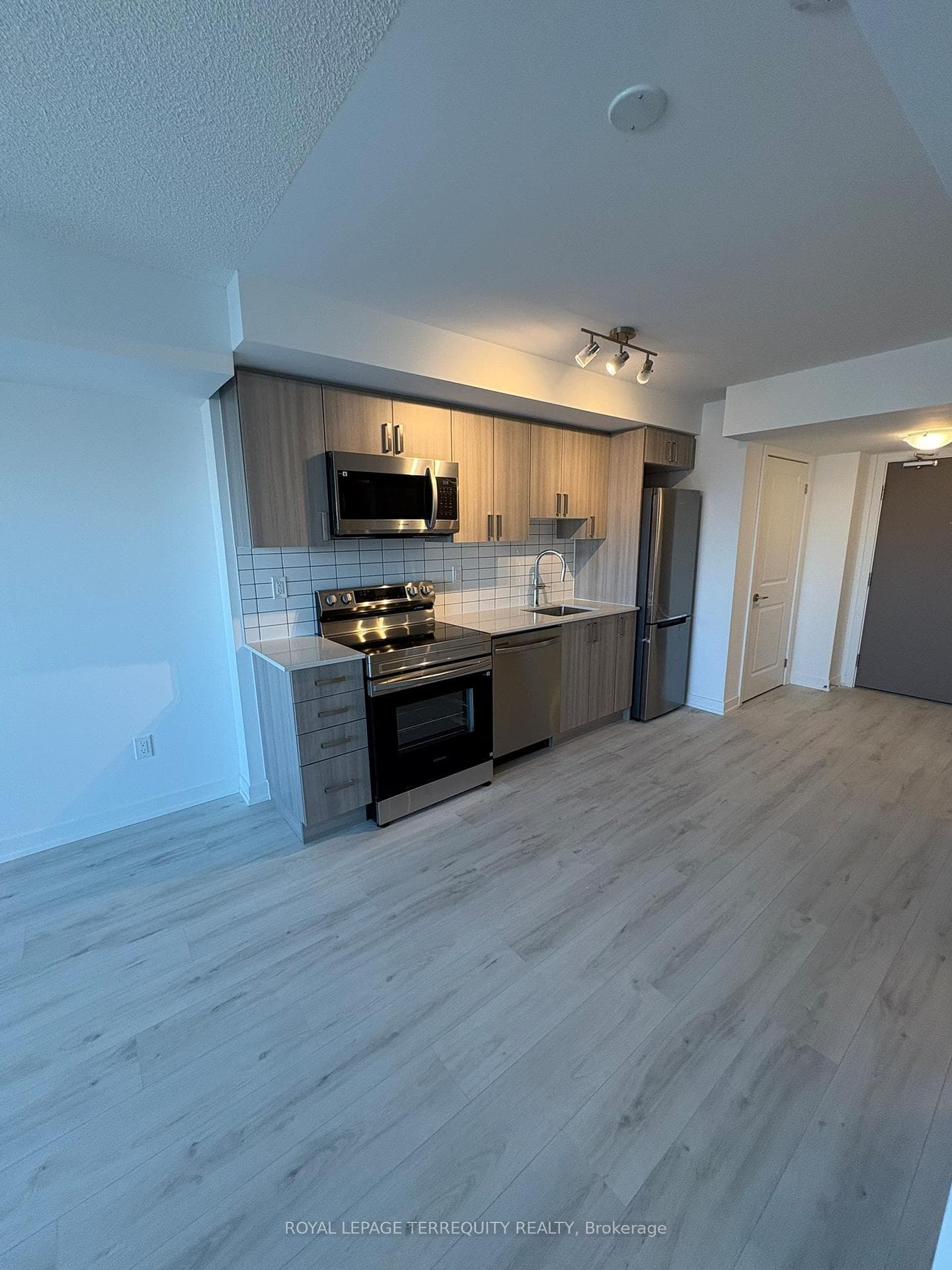 1010 Sandy Beach Road Unit 404 photo 8