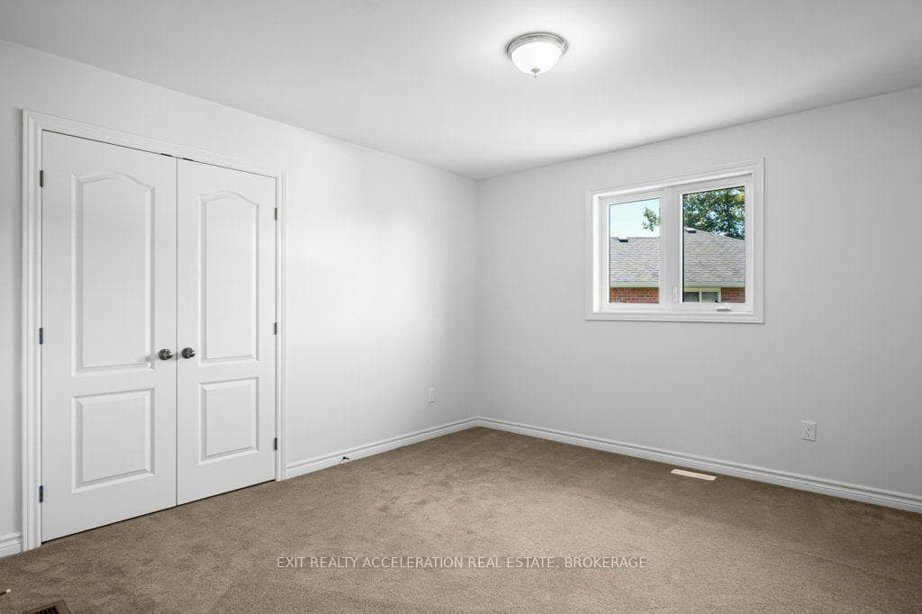 14 Ashwood Crescent photo 30