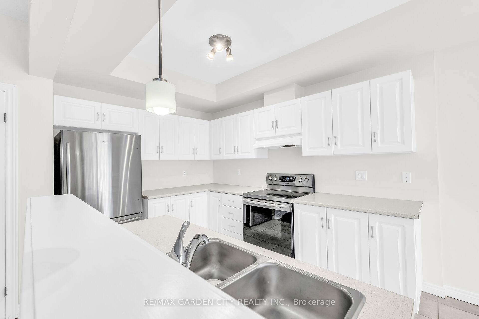 44 Dennis Drive photo 9