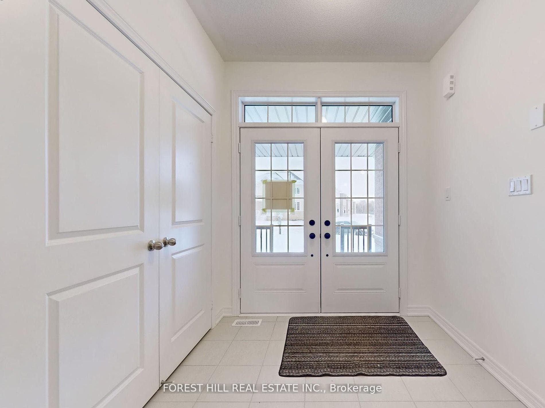 319 Trillium Court photo 4