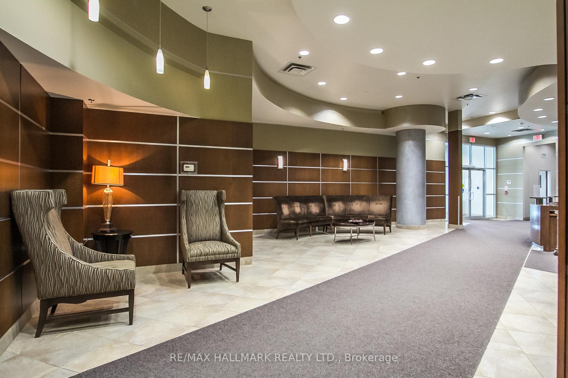 2 Fieldway Road Unit 201 photo 2