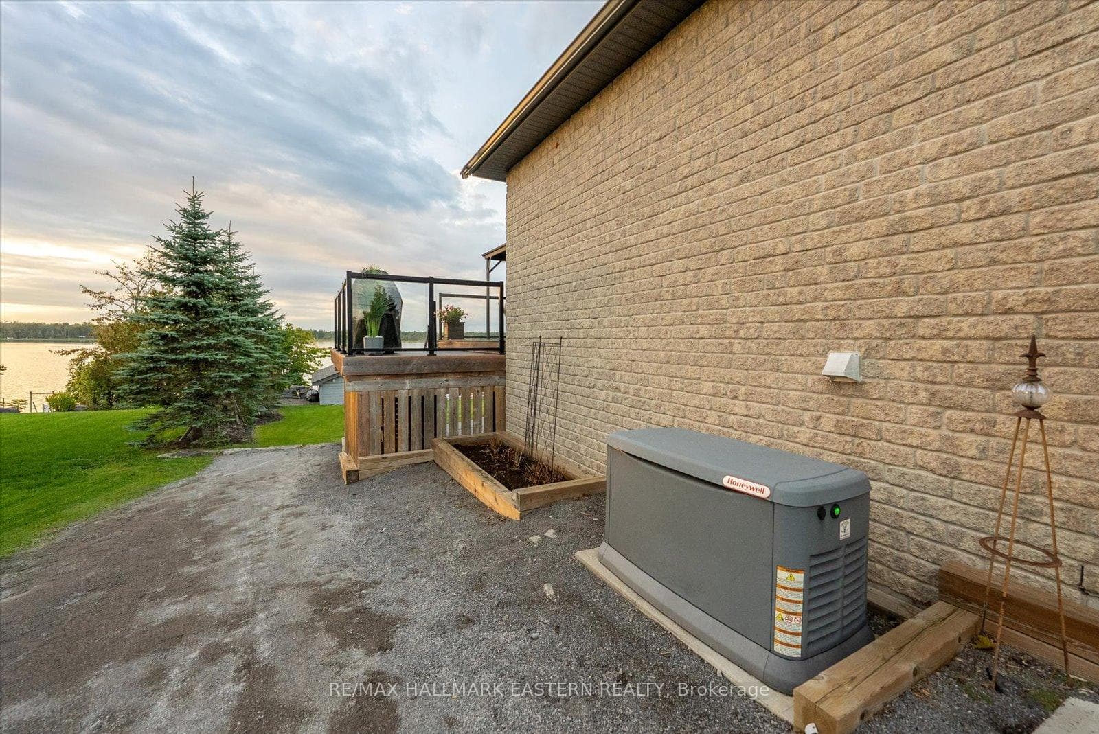 2112 Truman Drive photo 37