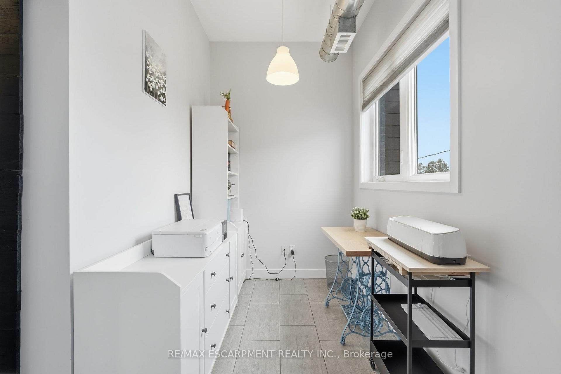 414 JOHN Street photo 16