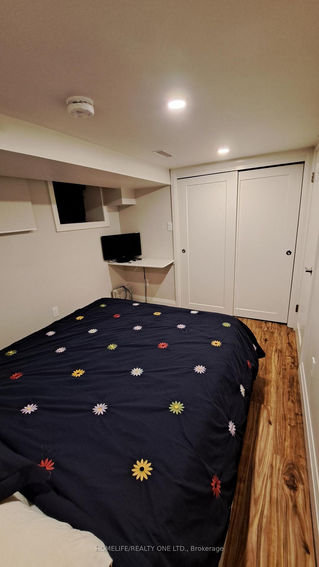 1202 Gerrard Street Unit 1 photo 16