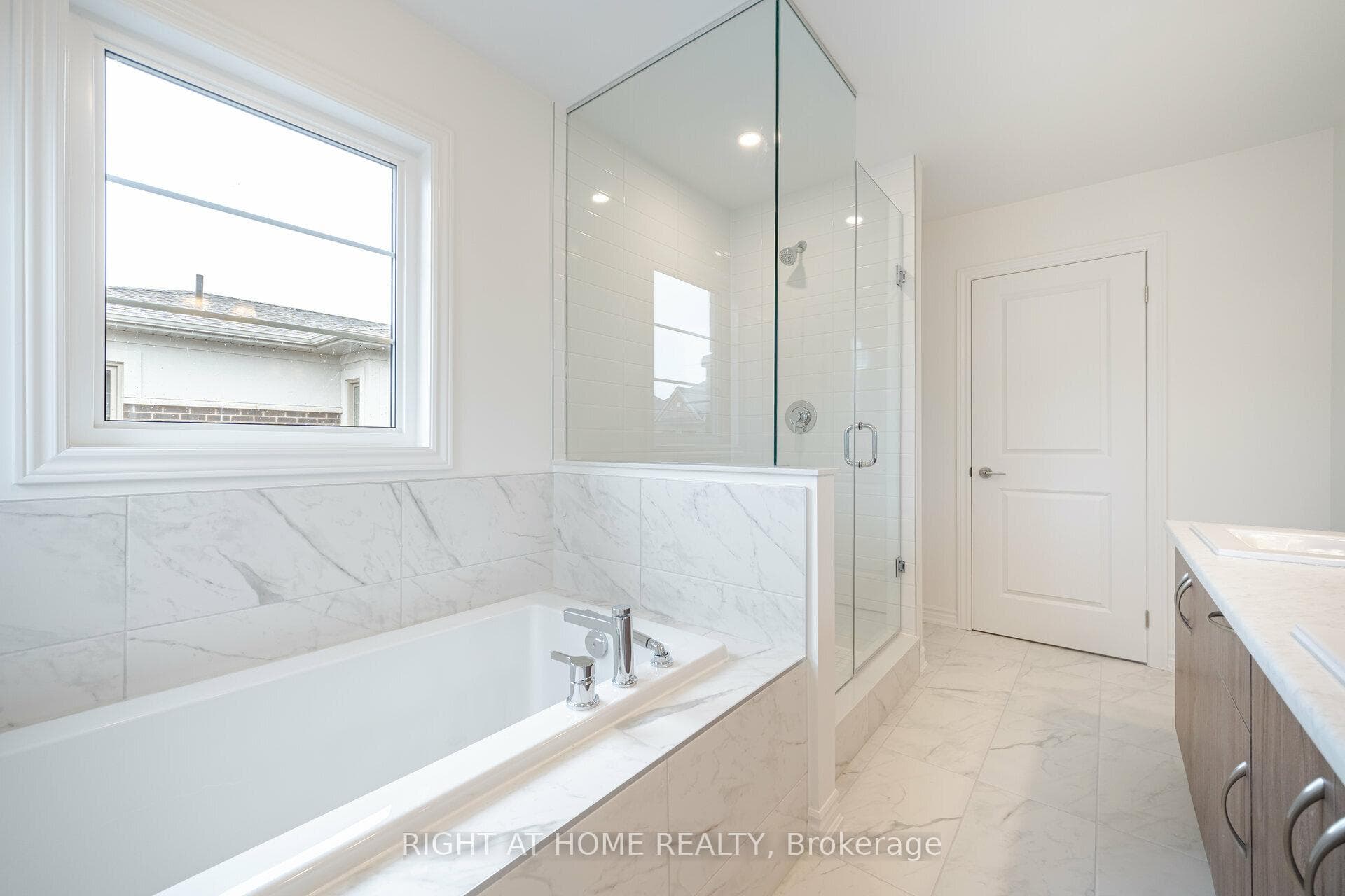 496 Twin Streams Road photo 28