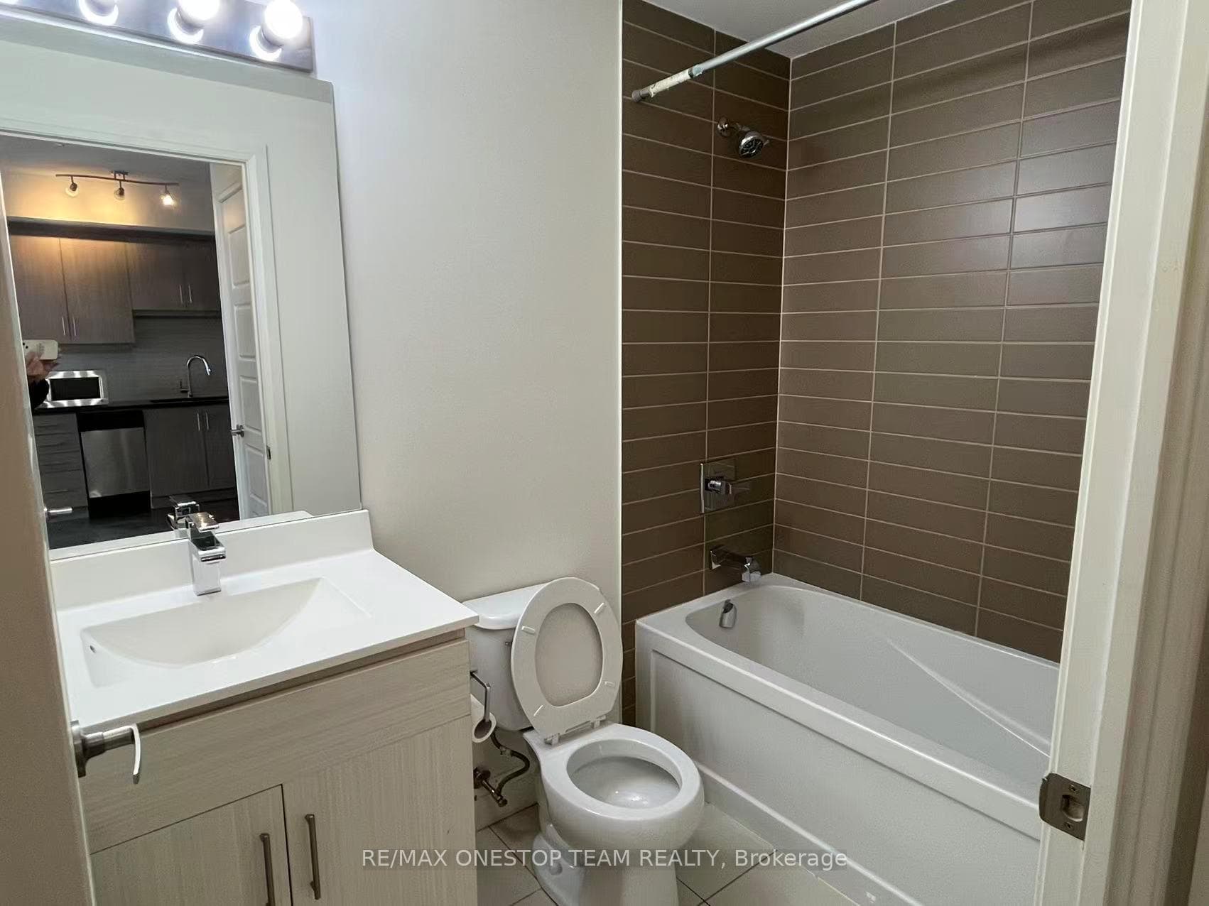 68 Canterbury Place Unit 2001 photo 10