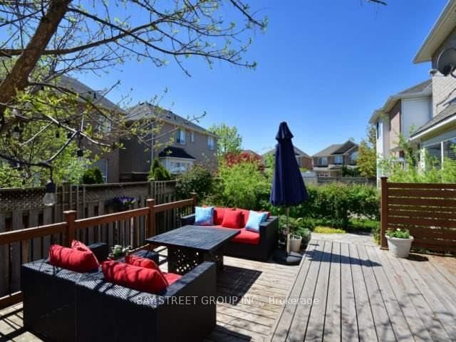 1245 Glenrose Crescent photo 15