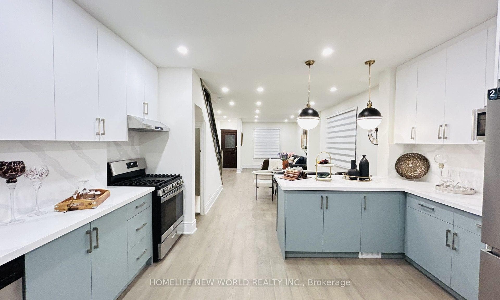 509 Dupont Street photo 12