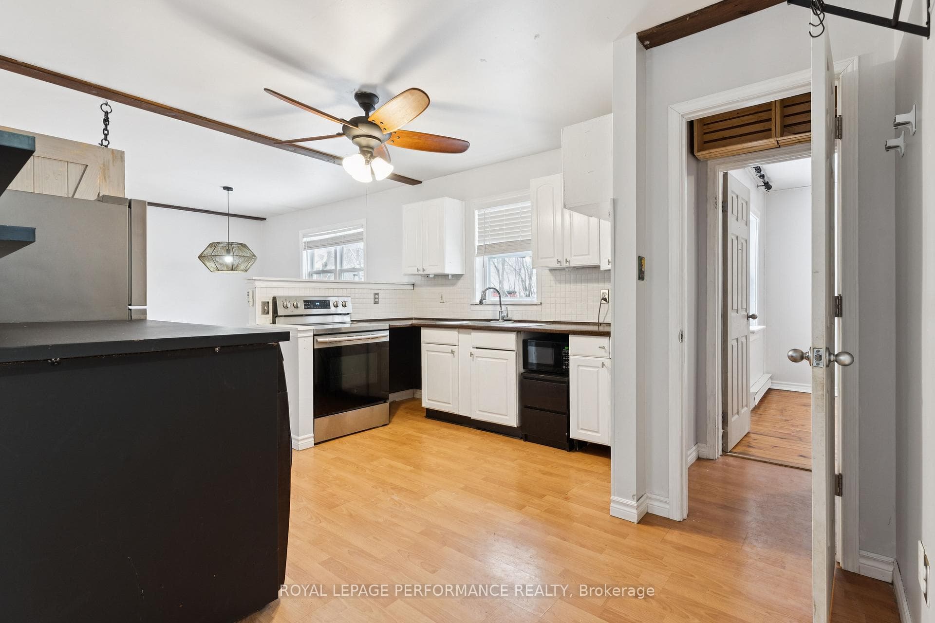 121 Elizabeth Street photo 10