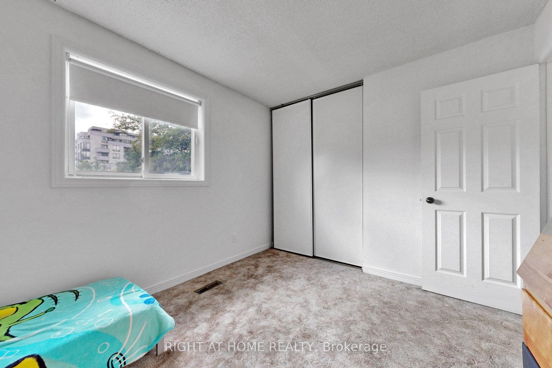 103 Heatherton Way photo 31