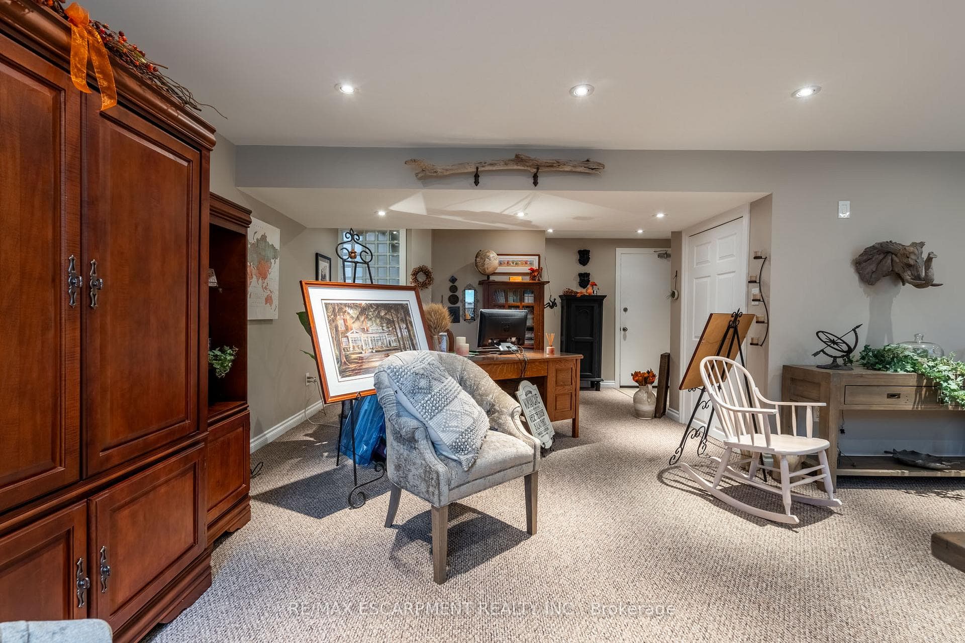 63 FORESTGATE Drive photo 30