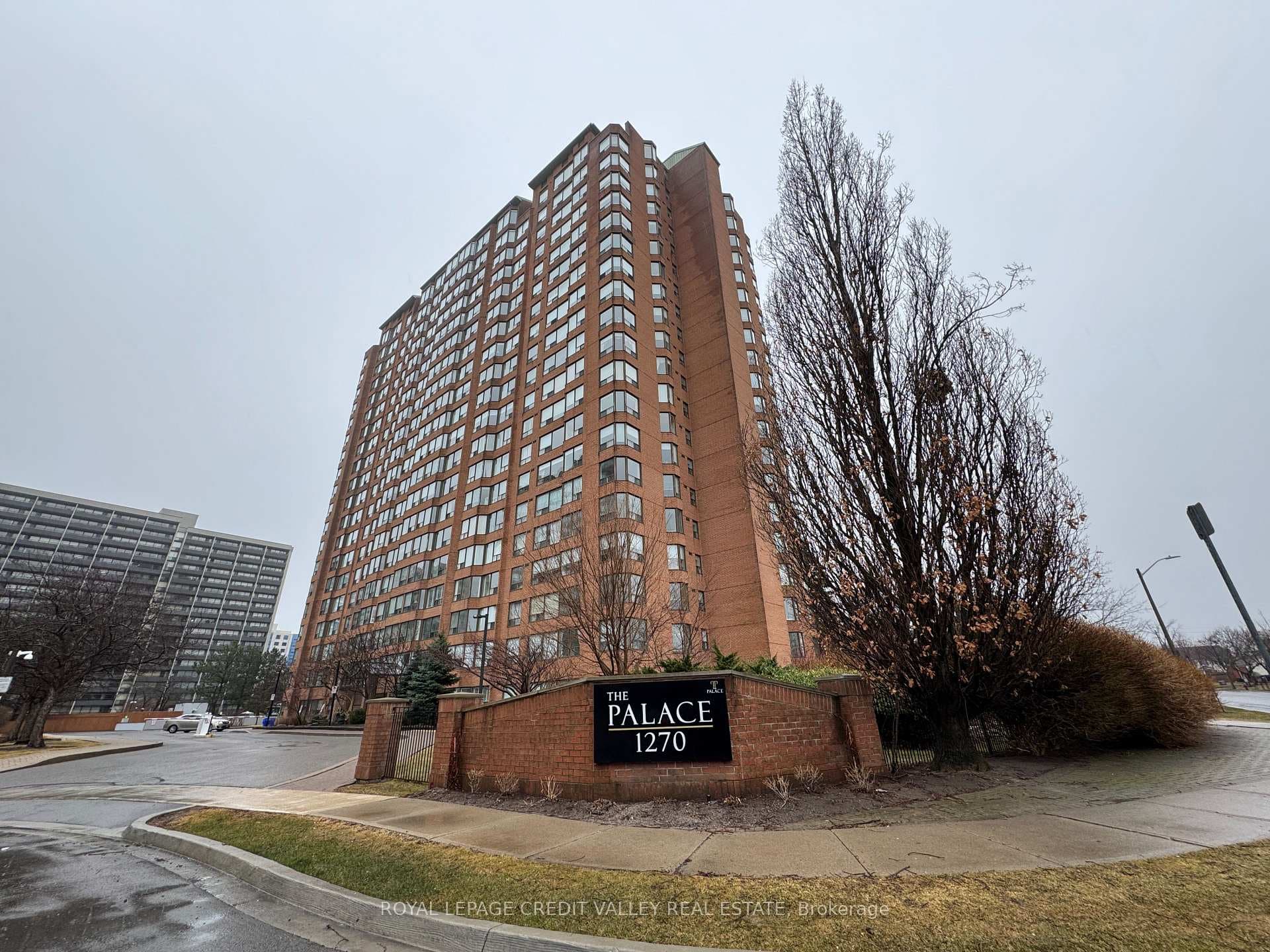 1270 Maple Crossing Boulevard Unit 704 photo 1
