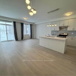 58 Sanderson Drive photo 11