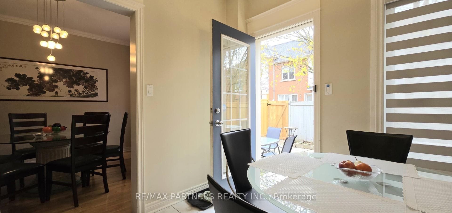 255 Shaftsbury Avenue Unit 40 photo 8